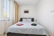 Apartment 20 minutes from City Center near Polus w Coffee, Tea, TV