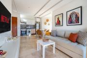 Prestigia Apt - Pools & High-Speed Internet