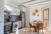 Prestigia Apt - Pools & High-Speed Internet