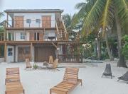 Beachfront 2BR 2BA Ground Level, Casa Vista Belize