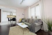 Comfortable Apartment with 2 bedrooms and Balcony in Warsaw by Heyrent