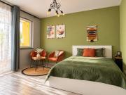 Roztocka studio, free parking, 1 tram to the city & PGE National Stadion by Cosmo Spirit