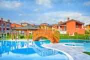 Alma Apartment - Terrazza vista piscina e relax a Sirmione