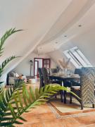 CastleSide Loft Apartman
