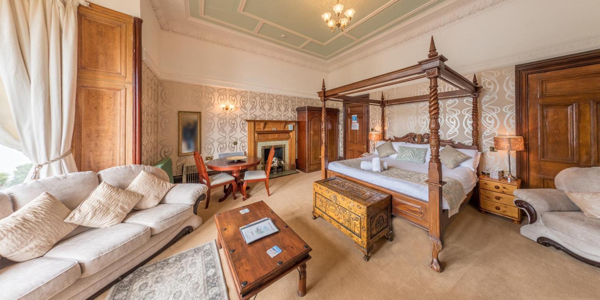 Photo of the whole room