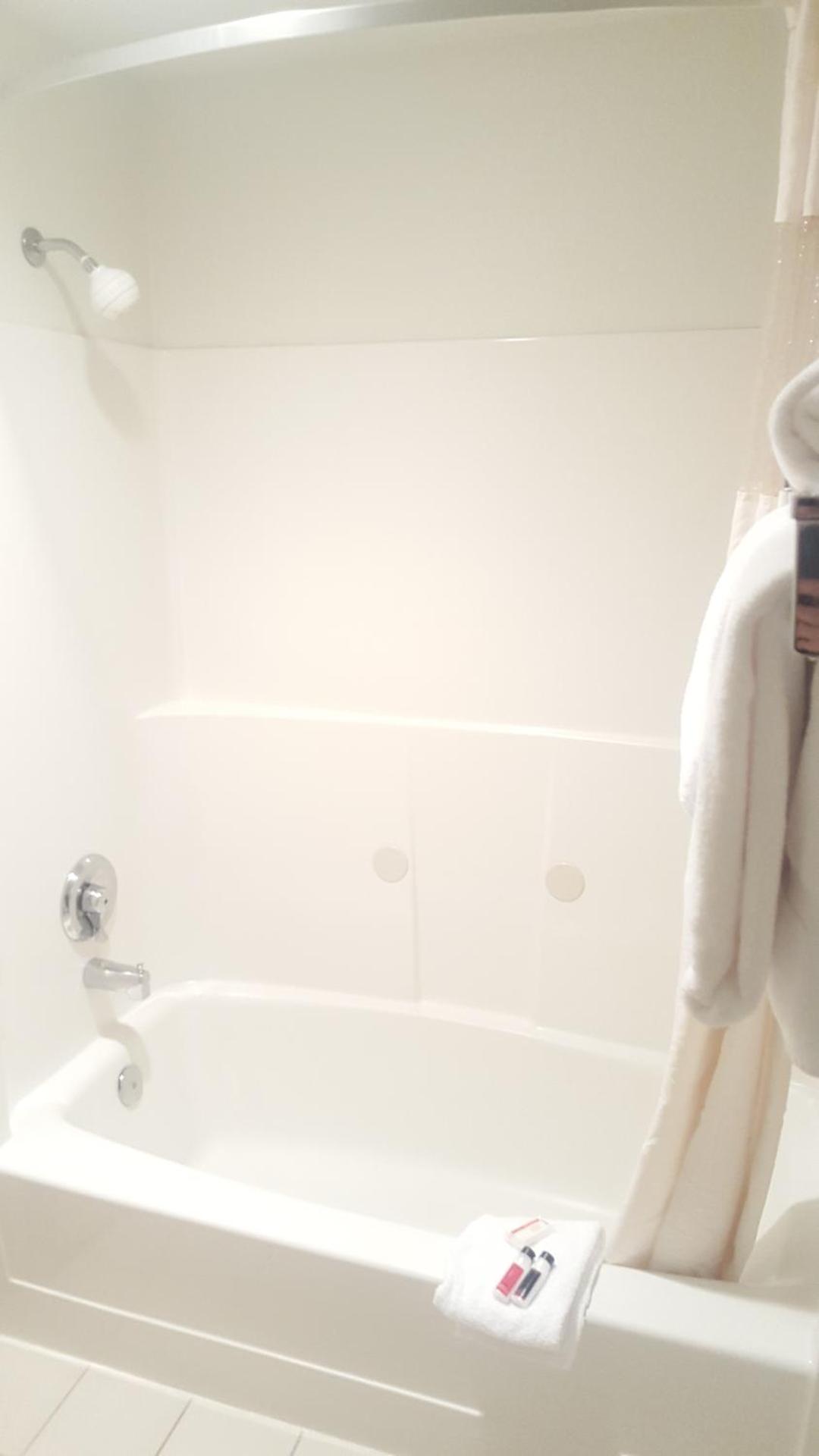 Deluxe King Room - Non-Smoking