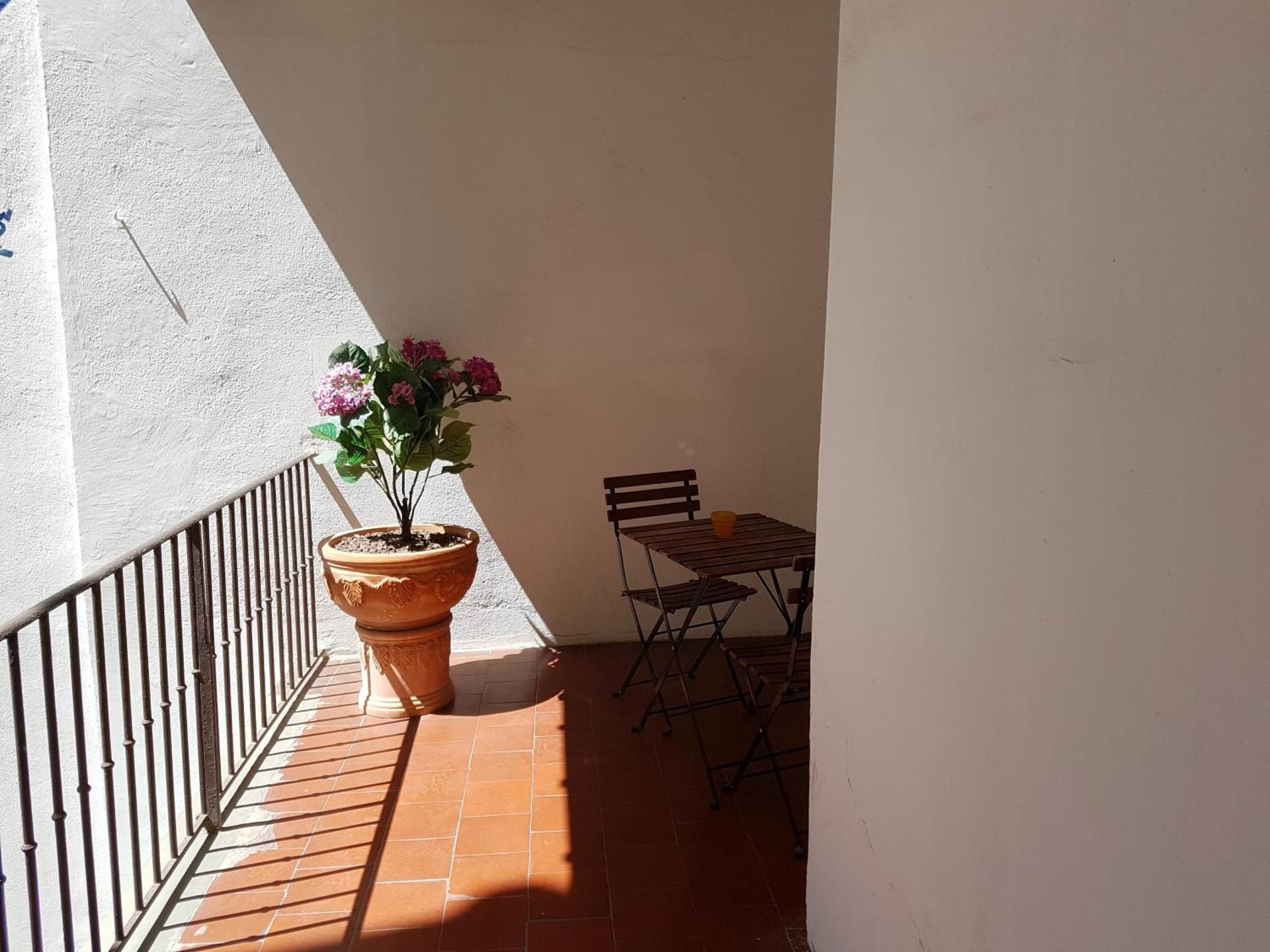 Hôtel Des Poètes avec parking sur réservation