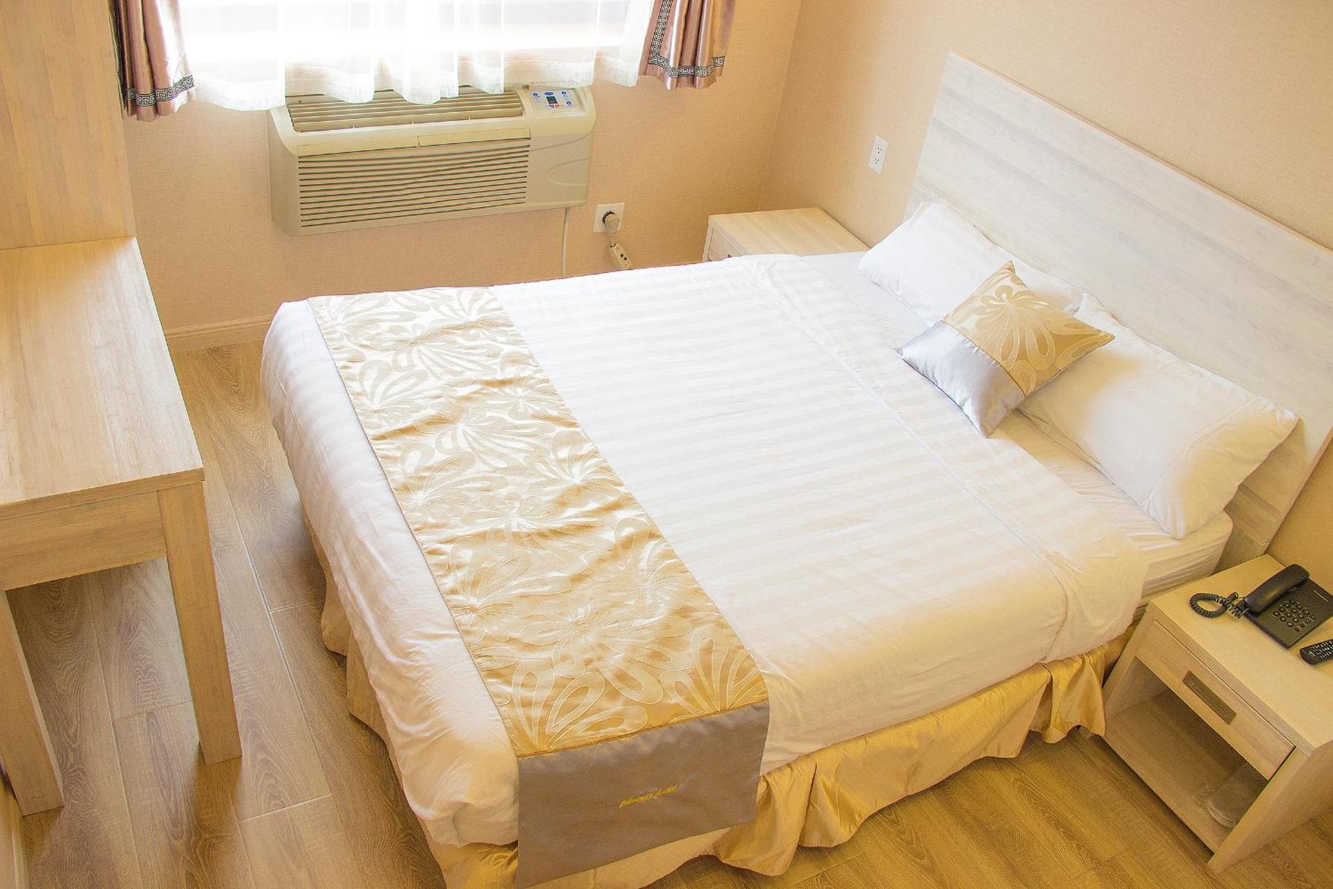 Phoenix Hotel Brooklyn Sunset Park