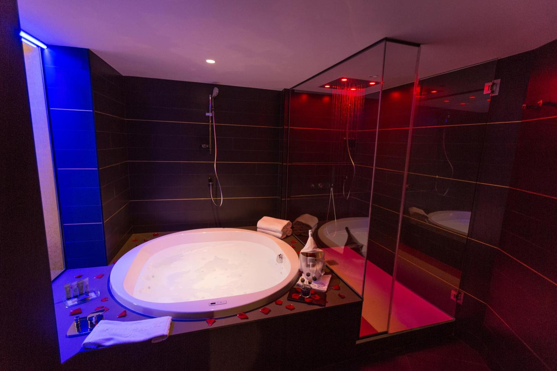 Suite with Hot Tub Malvasia