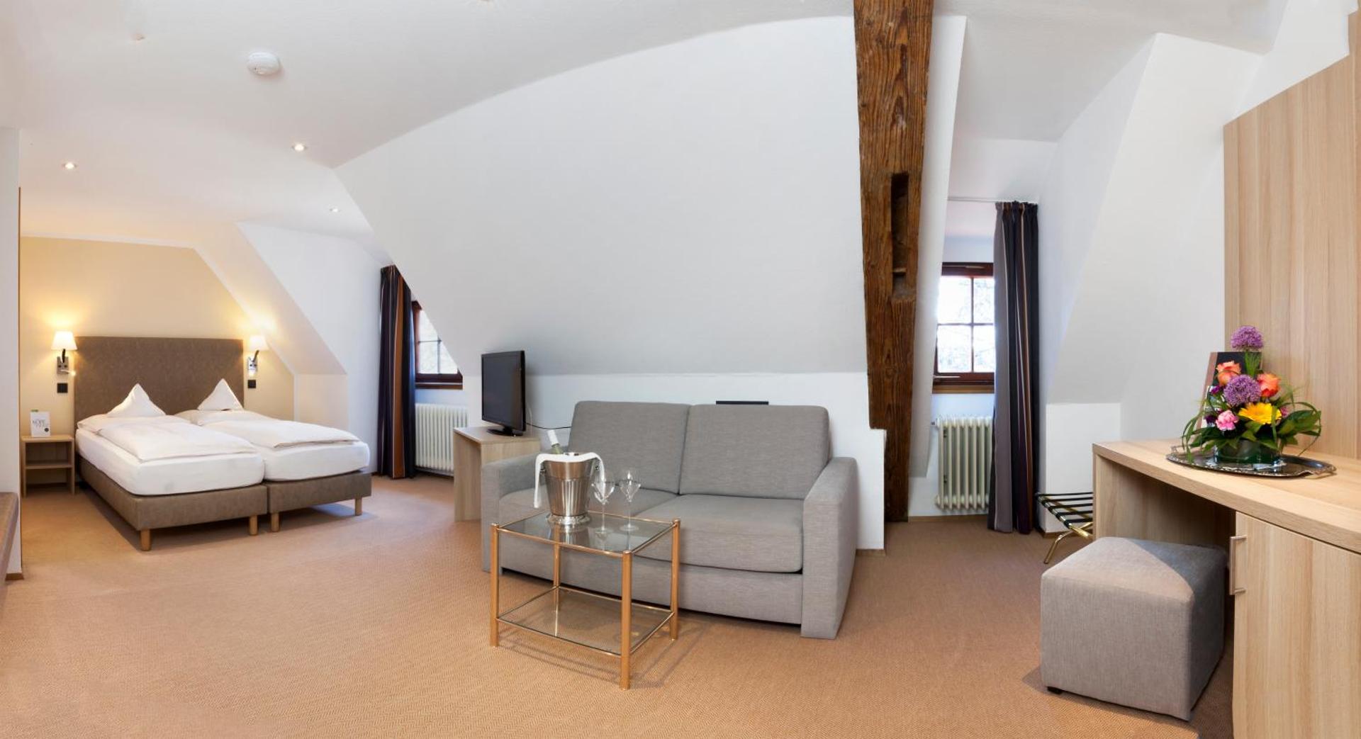 Photo of the whole room