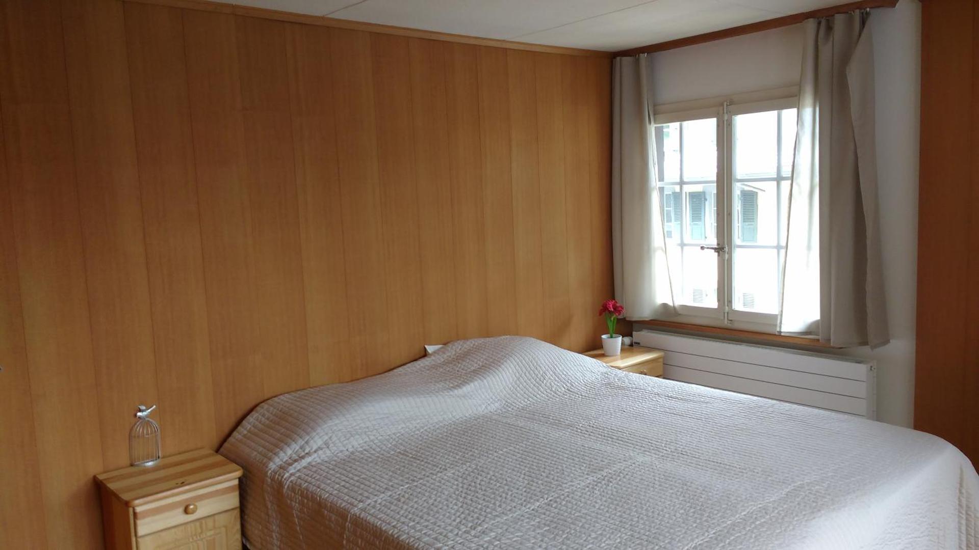 Dobbeltværelse med fælles badeværelse