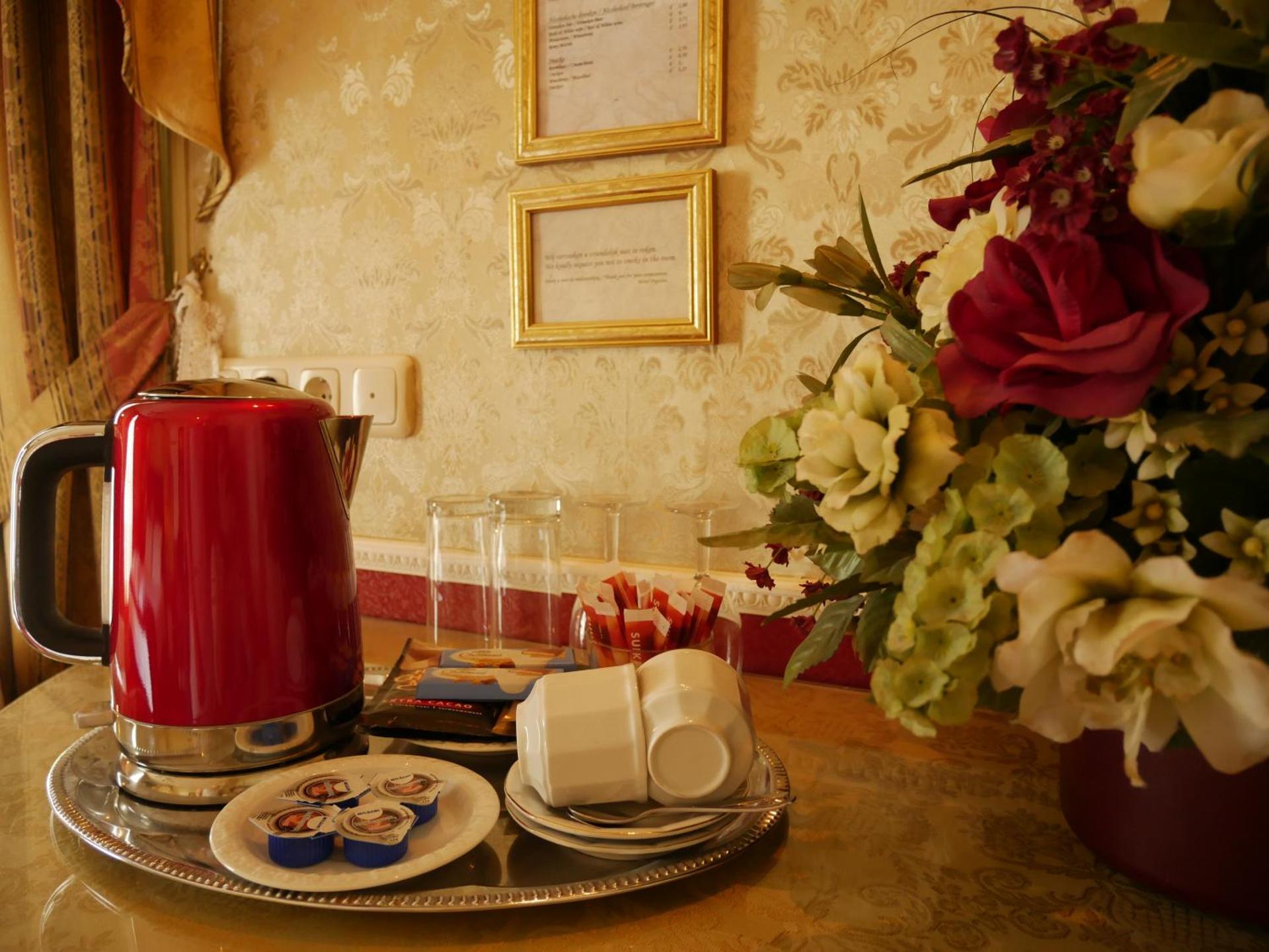 Coffee/tea facilities