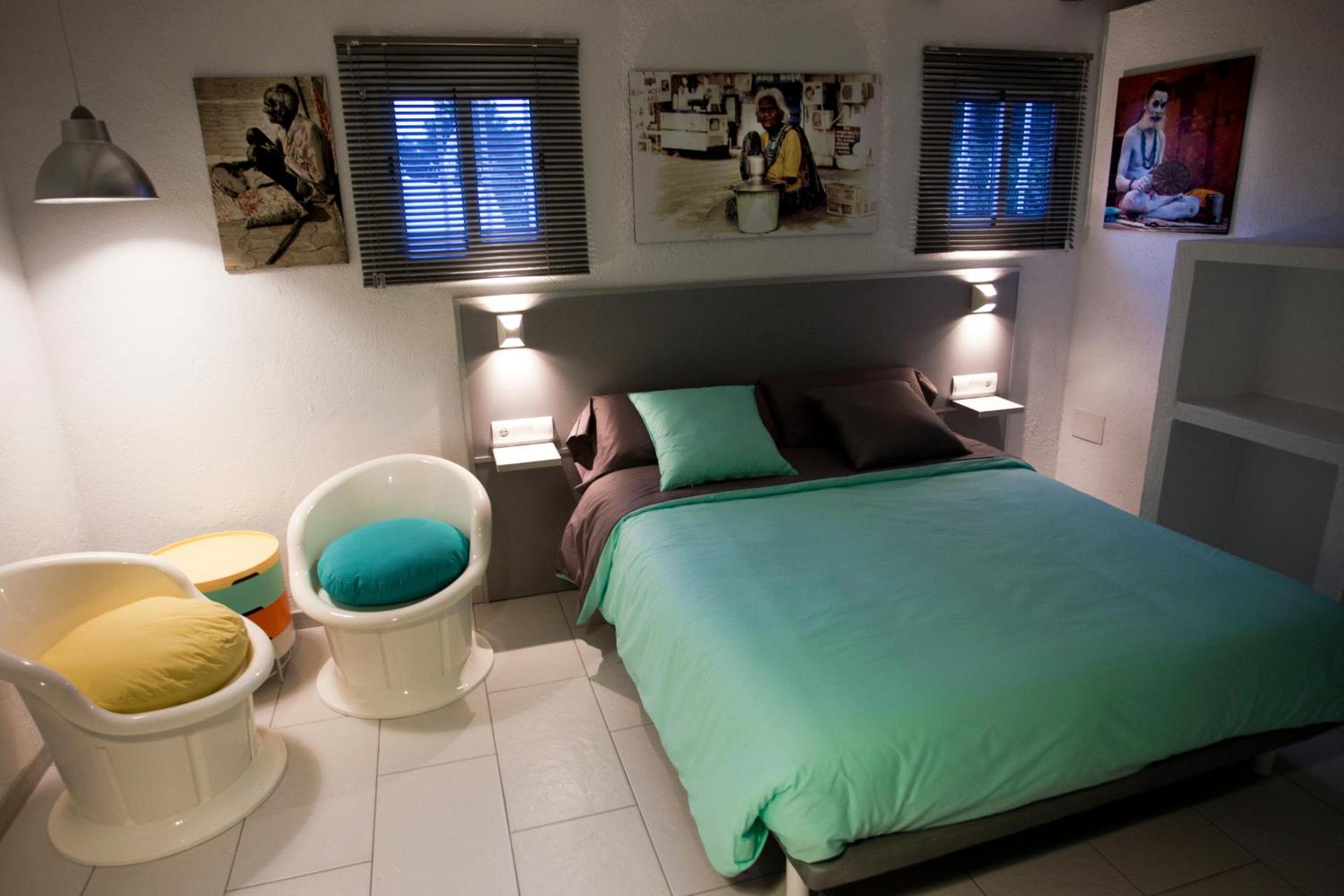 Photo of the whole room