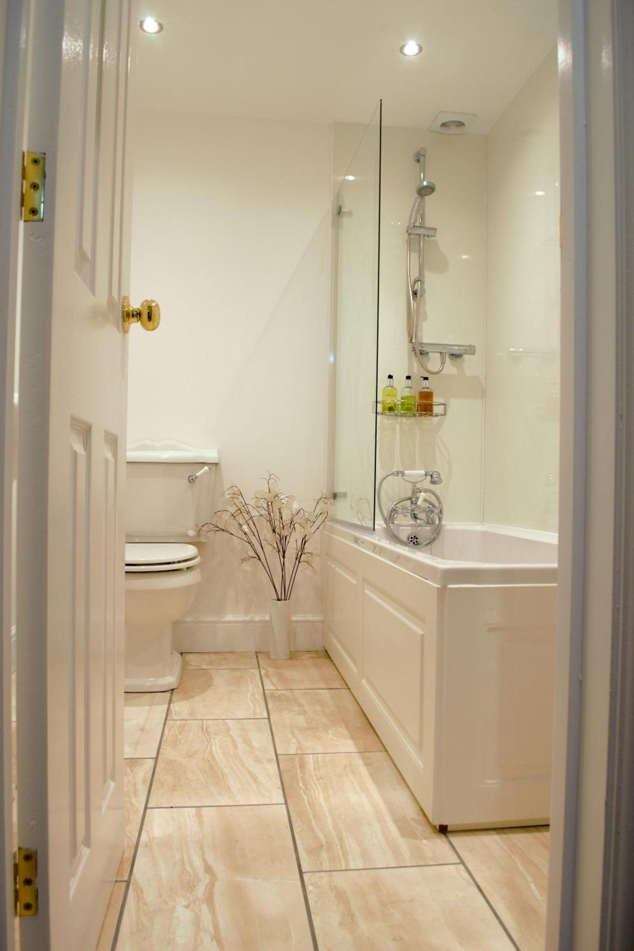 Lowbyer Manor Country House