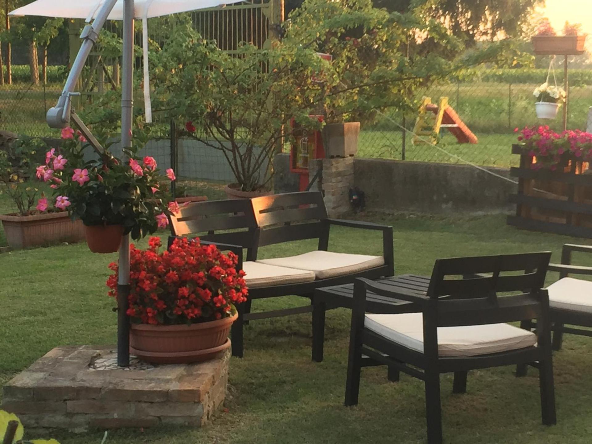 B&B Happiness in the Country