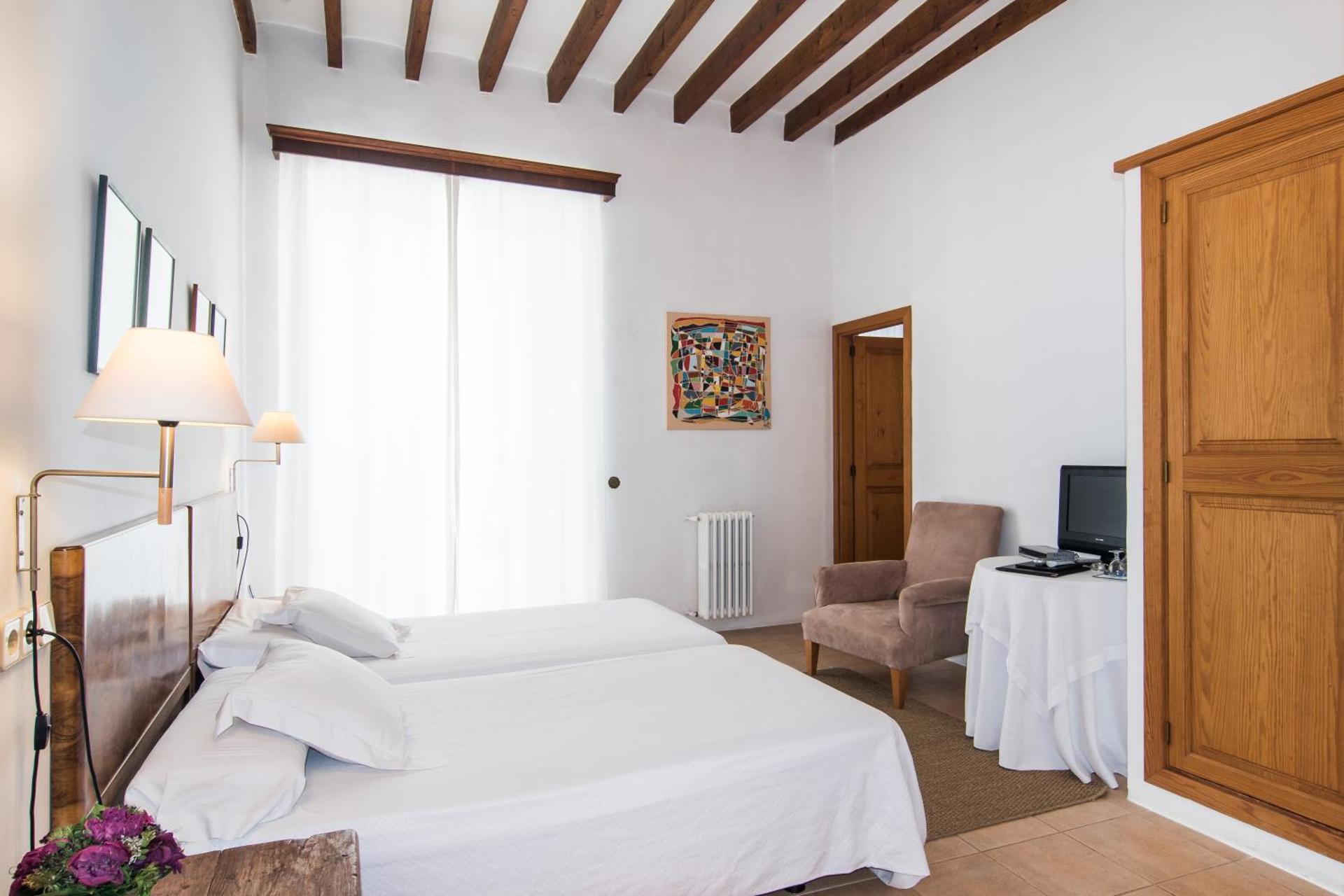 Photo of the whole room