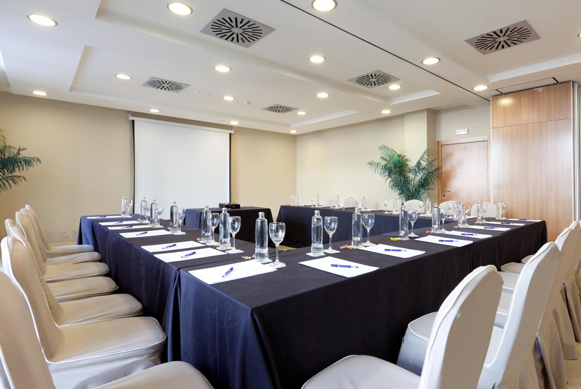 Meeting/conference room