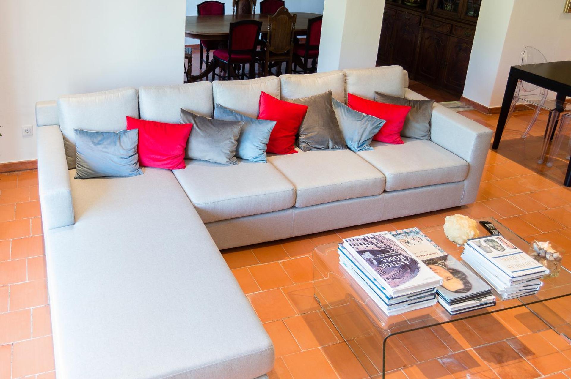 Communal lounge/ TV room