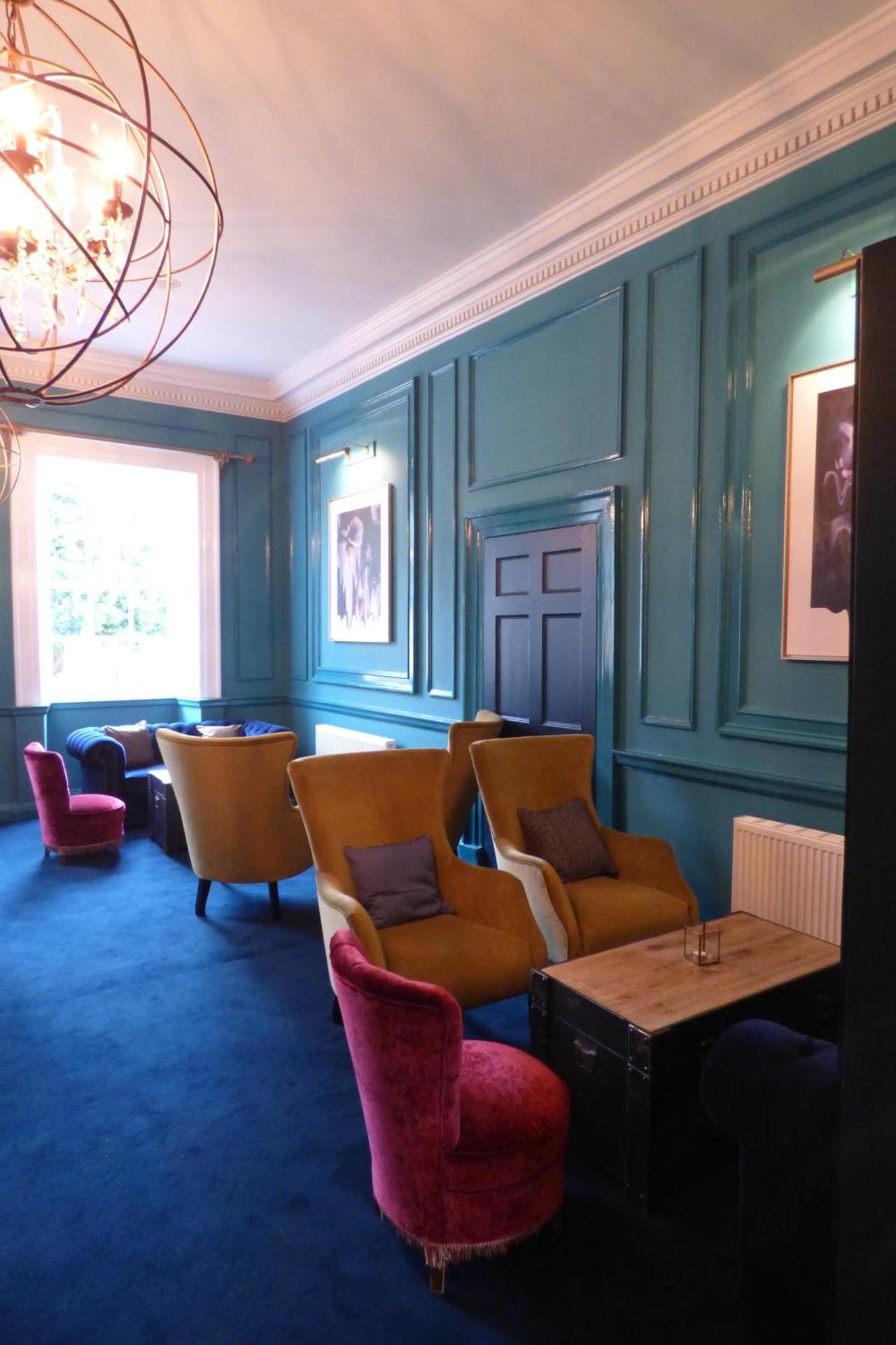 Communal lounge/ TV room