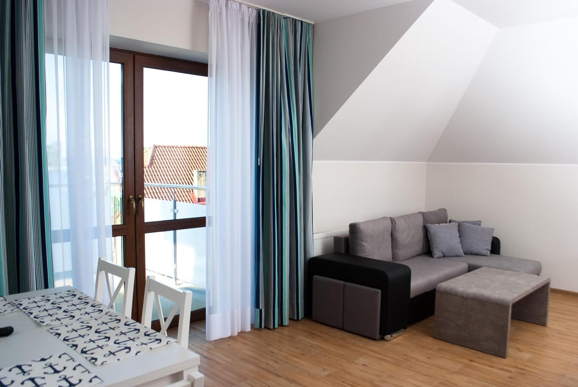 Apartment with Lake View