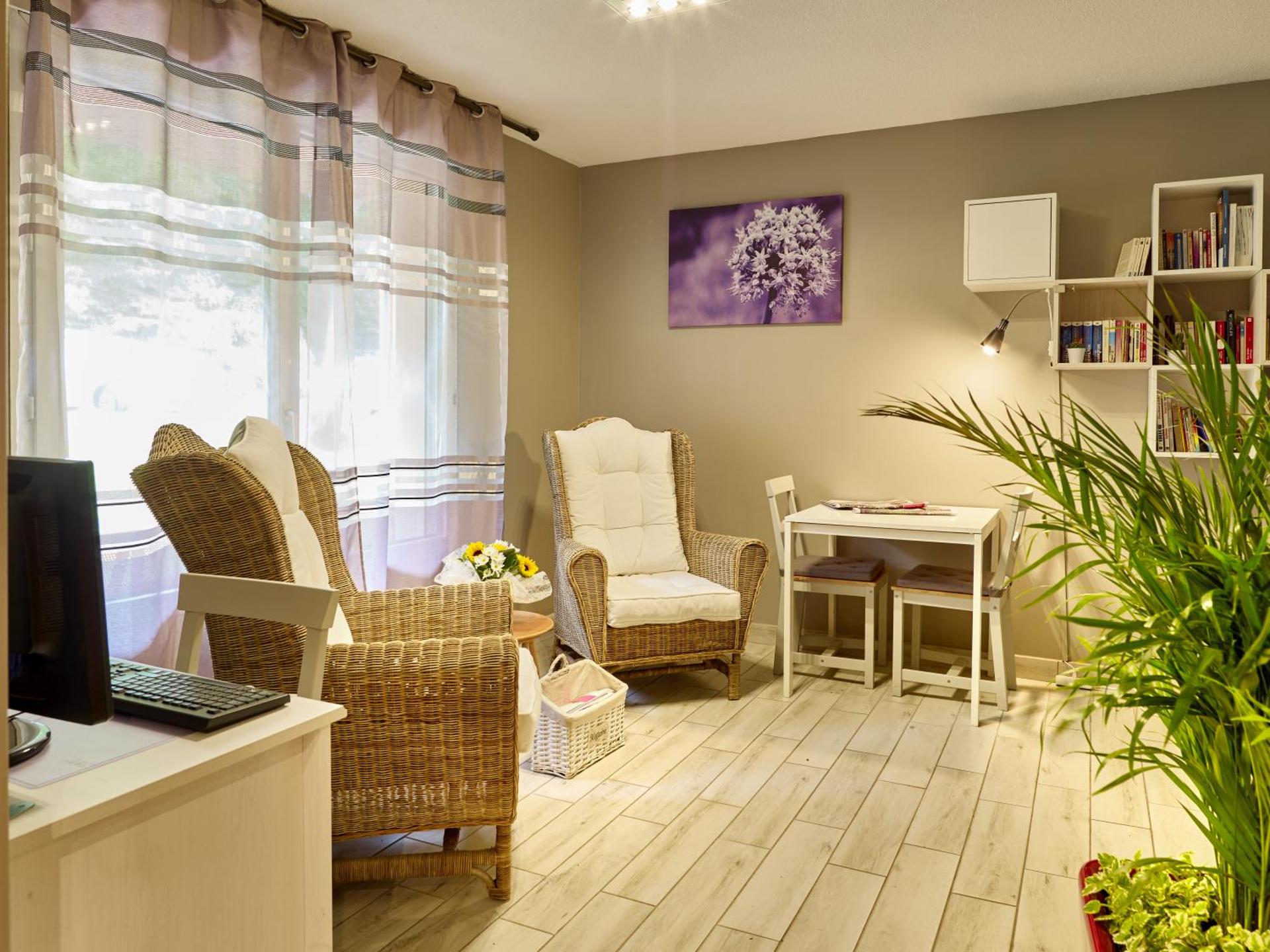 Communal lounge/ TV room