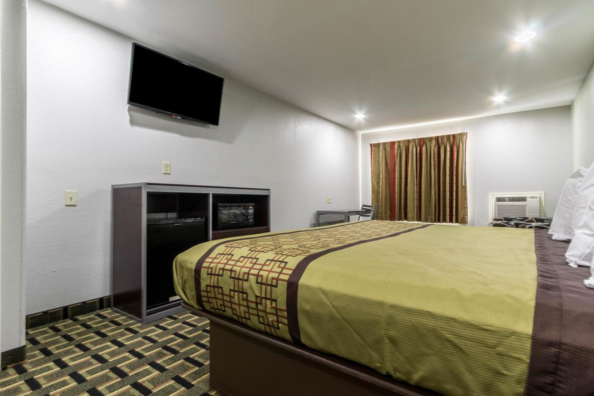 Scottish Inn and Suites Tomball