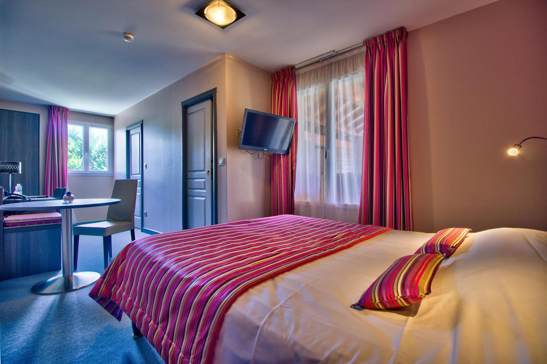 Logis Hôtel Restaurant Le Chalet du Mont Roland