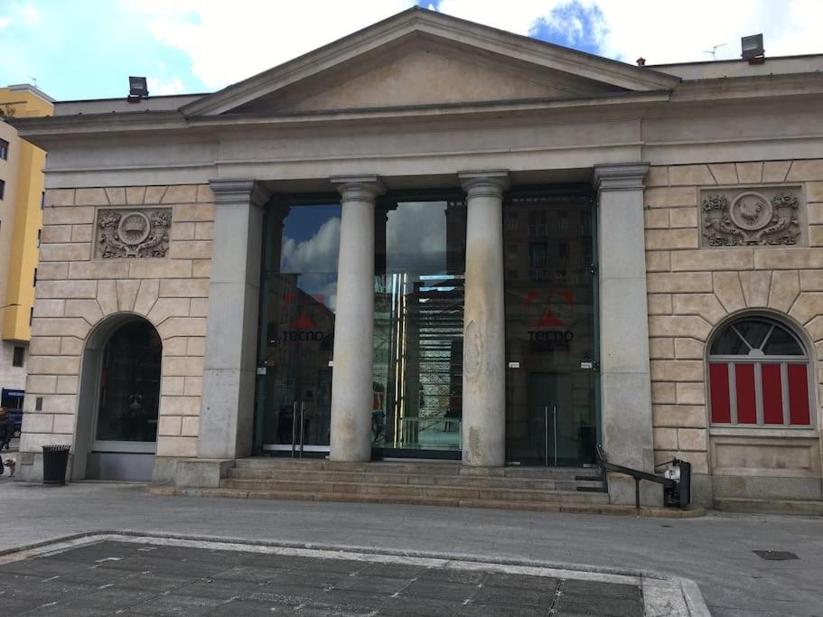 SUITE (bedroom & living room)