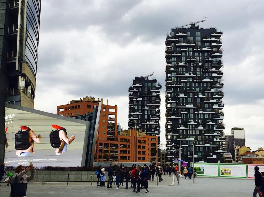 SUITE (bedroom & living room)