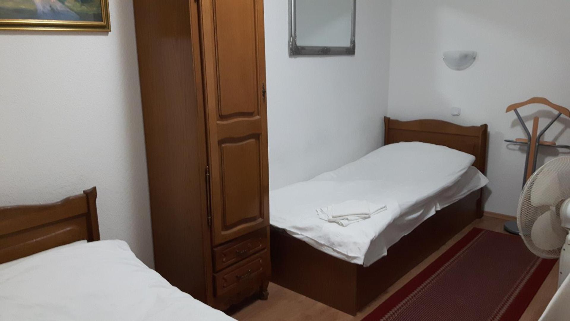 RESTORAN PRENOĆIŠTE CROATIA TURIST