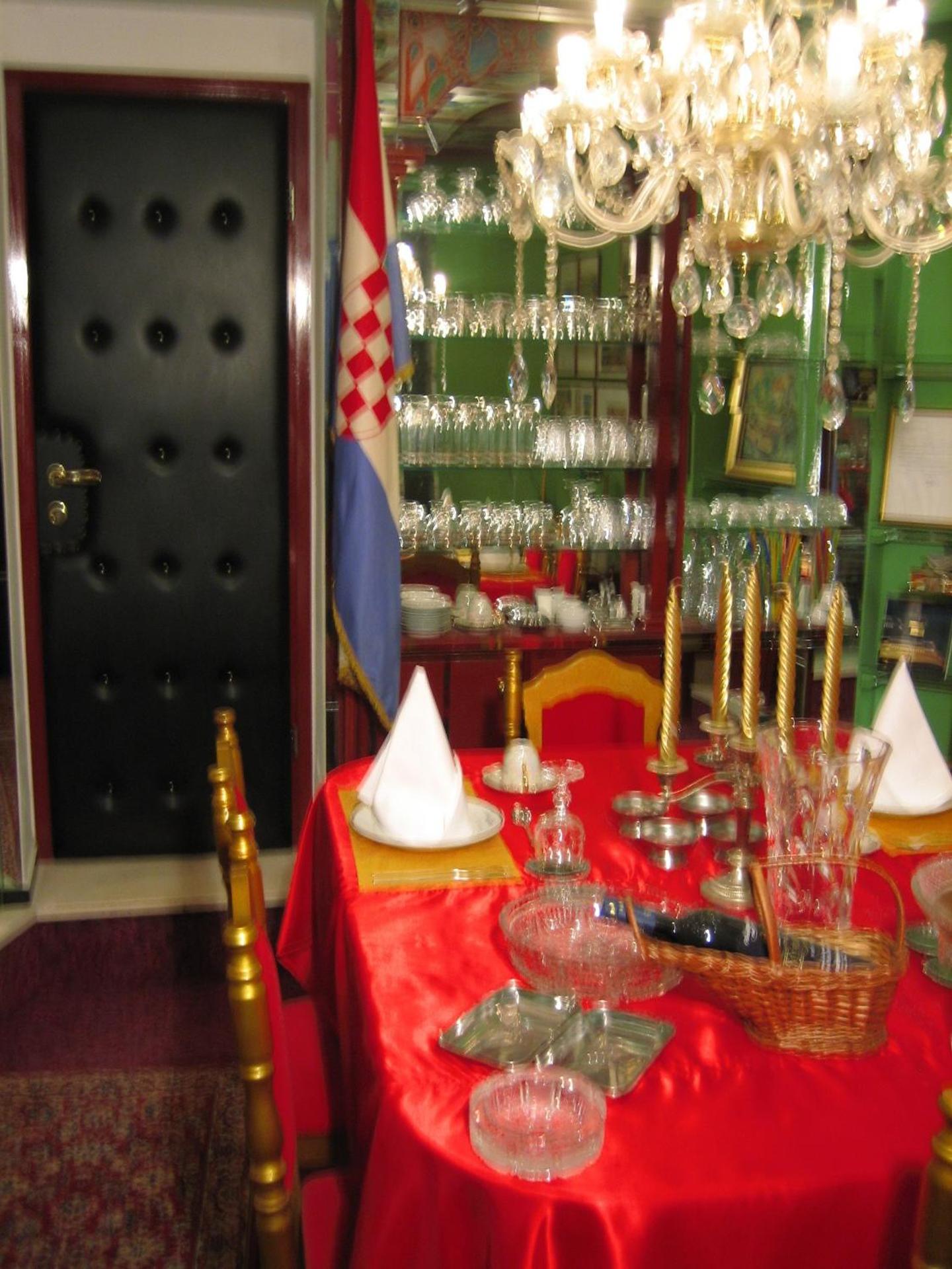 Restaurant/places to eat