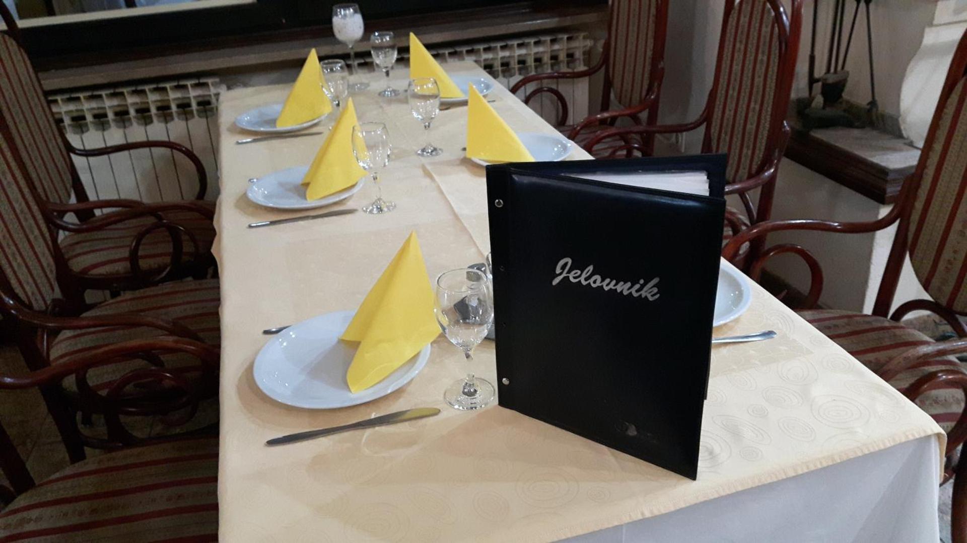 RESTORAN PRENOĆIŠTE CROATIA TURIST