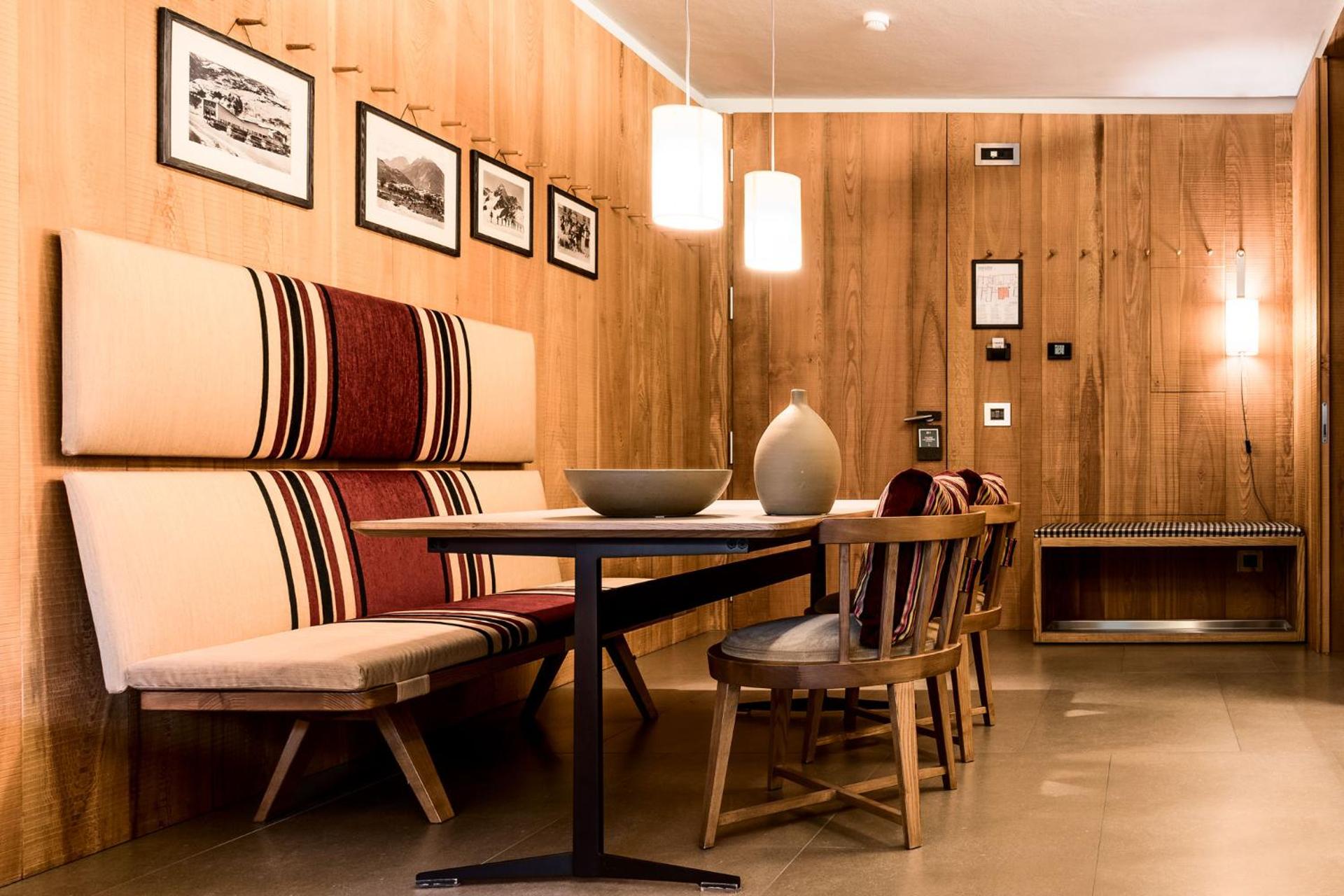 Communal lounge/ TV room