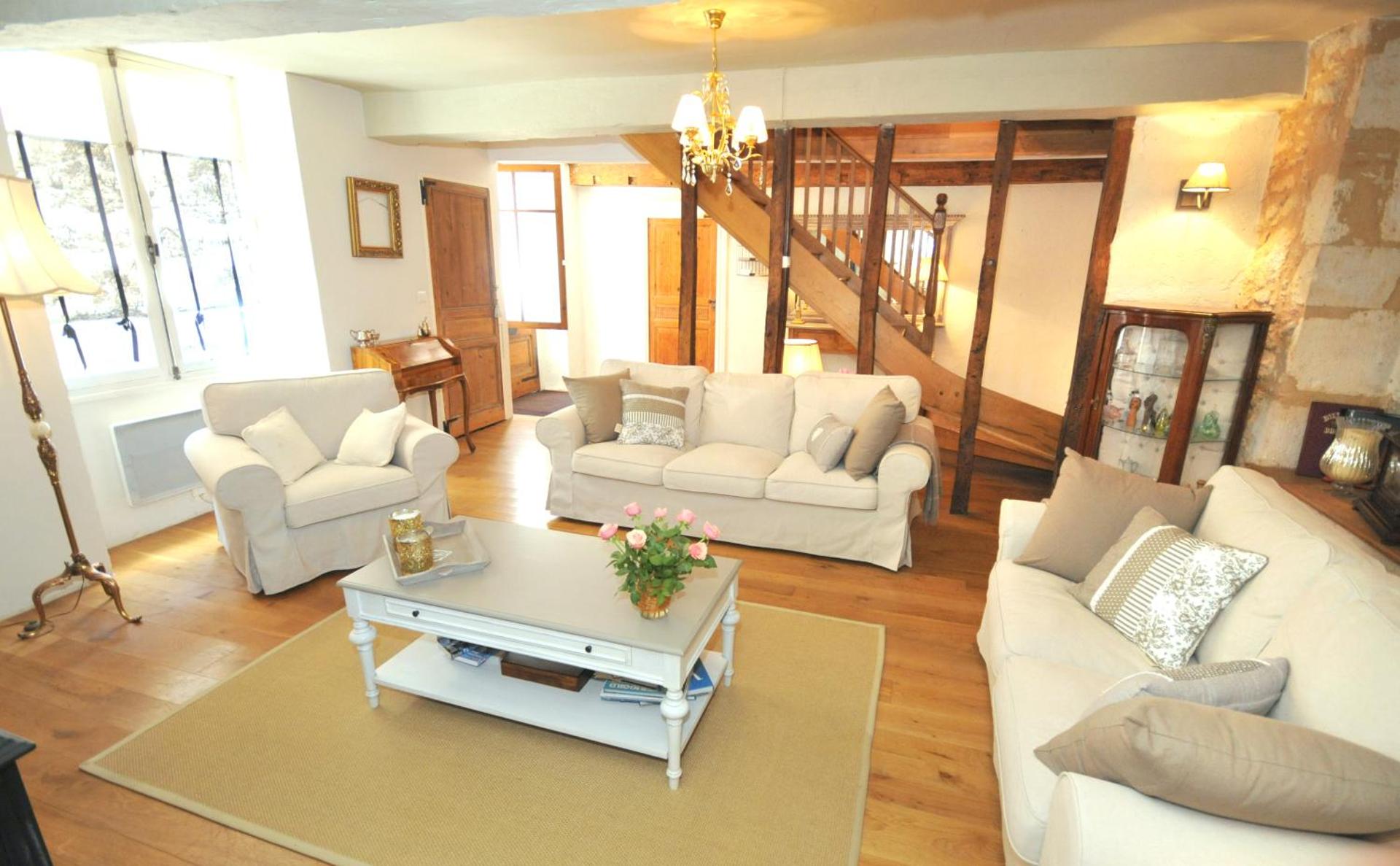 Communal lounge/ TV room