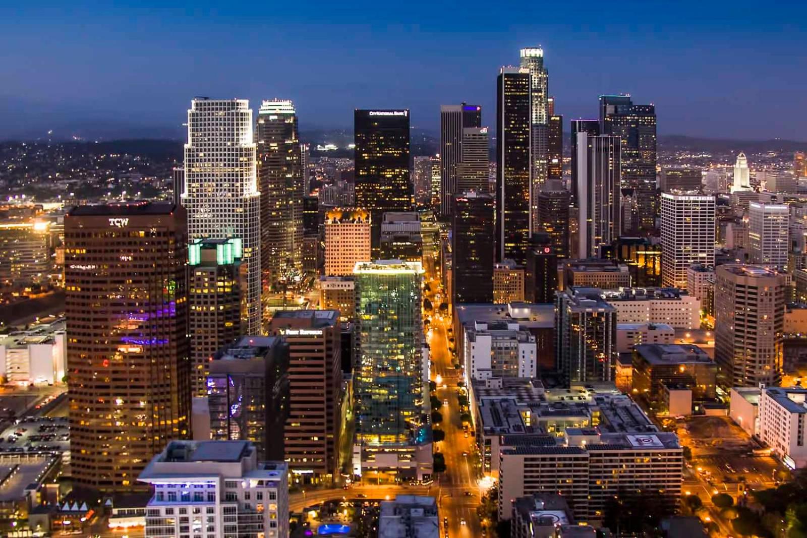 Luxurious Highrise 2b 2b Apartment Heart Of Downtown LA