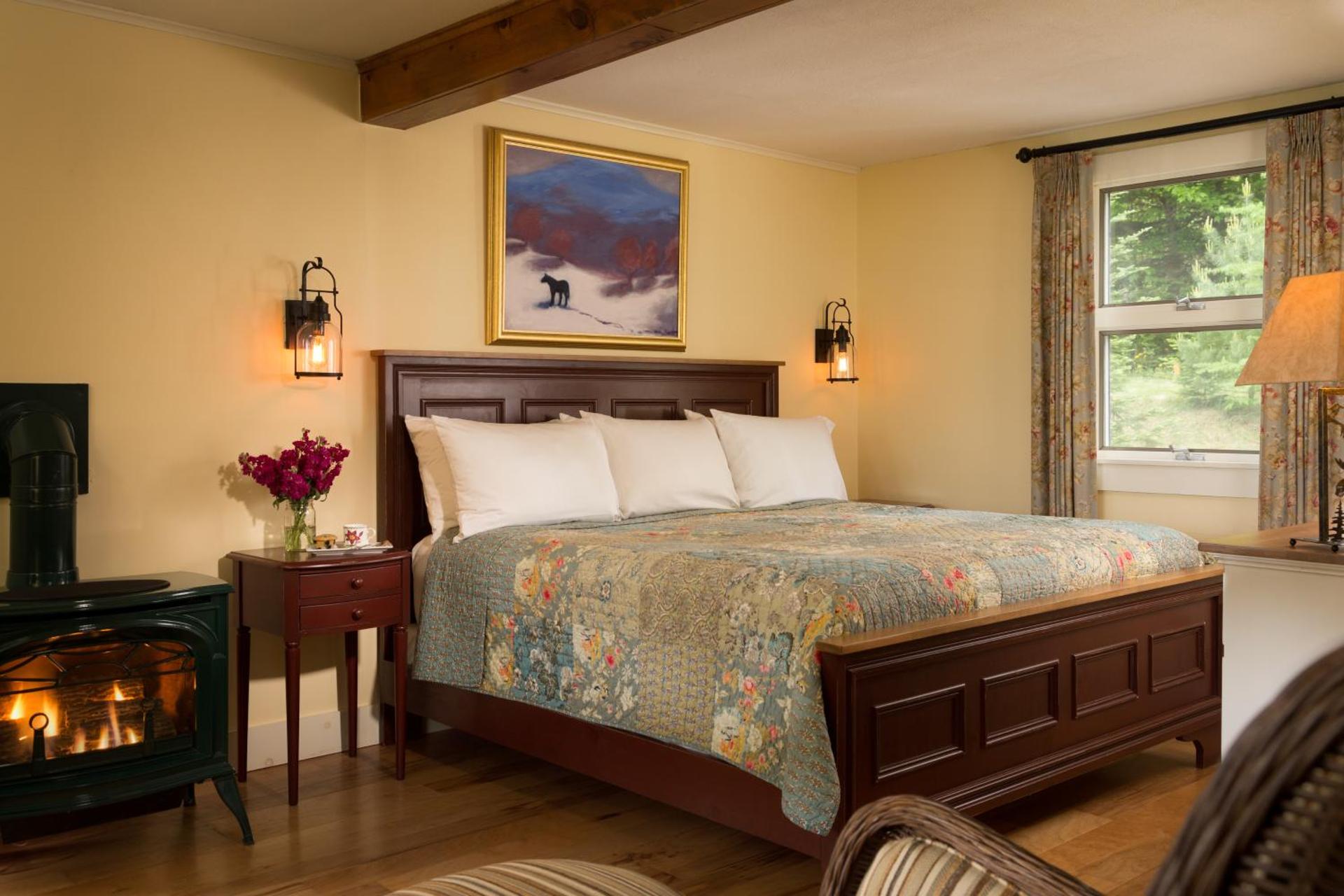 Perennial Fireplace Cottage Room