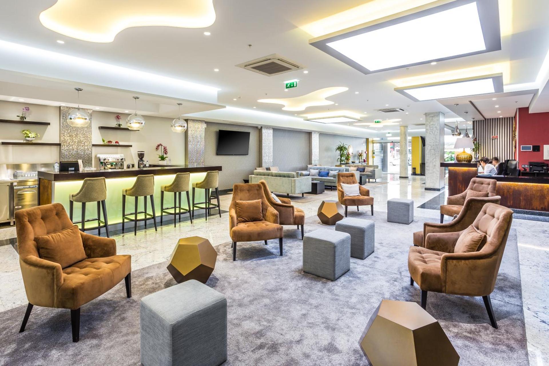 Communal lounge/ TV room