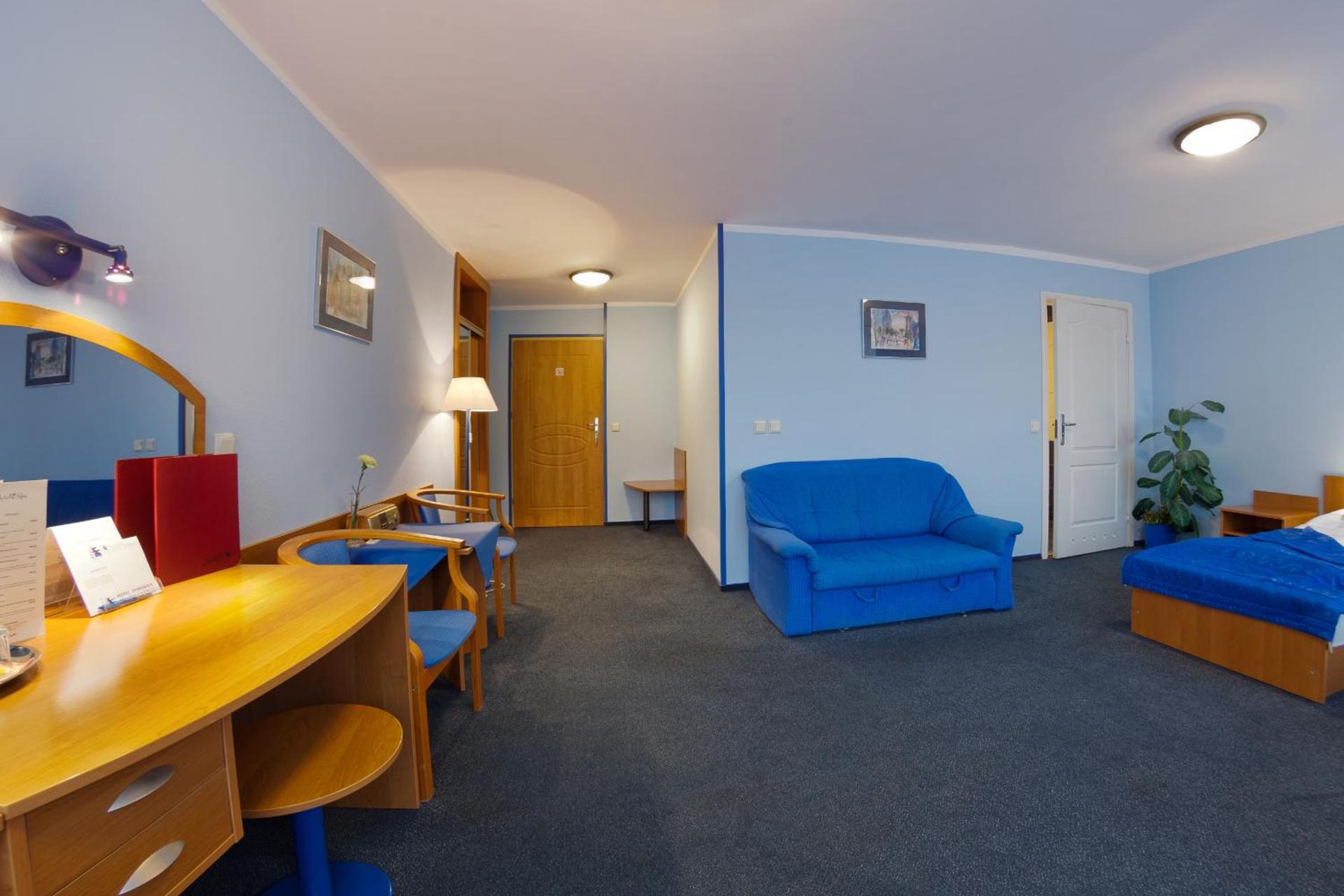 Photo of the whole room