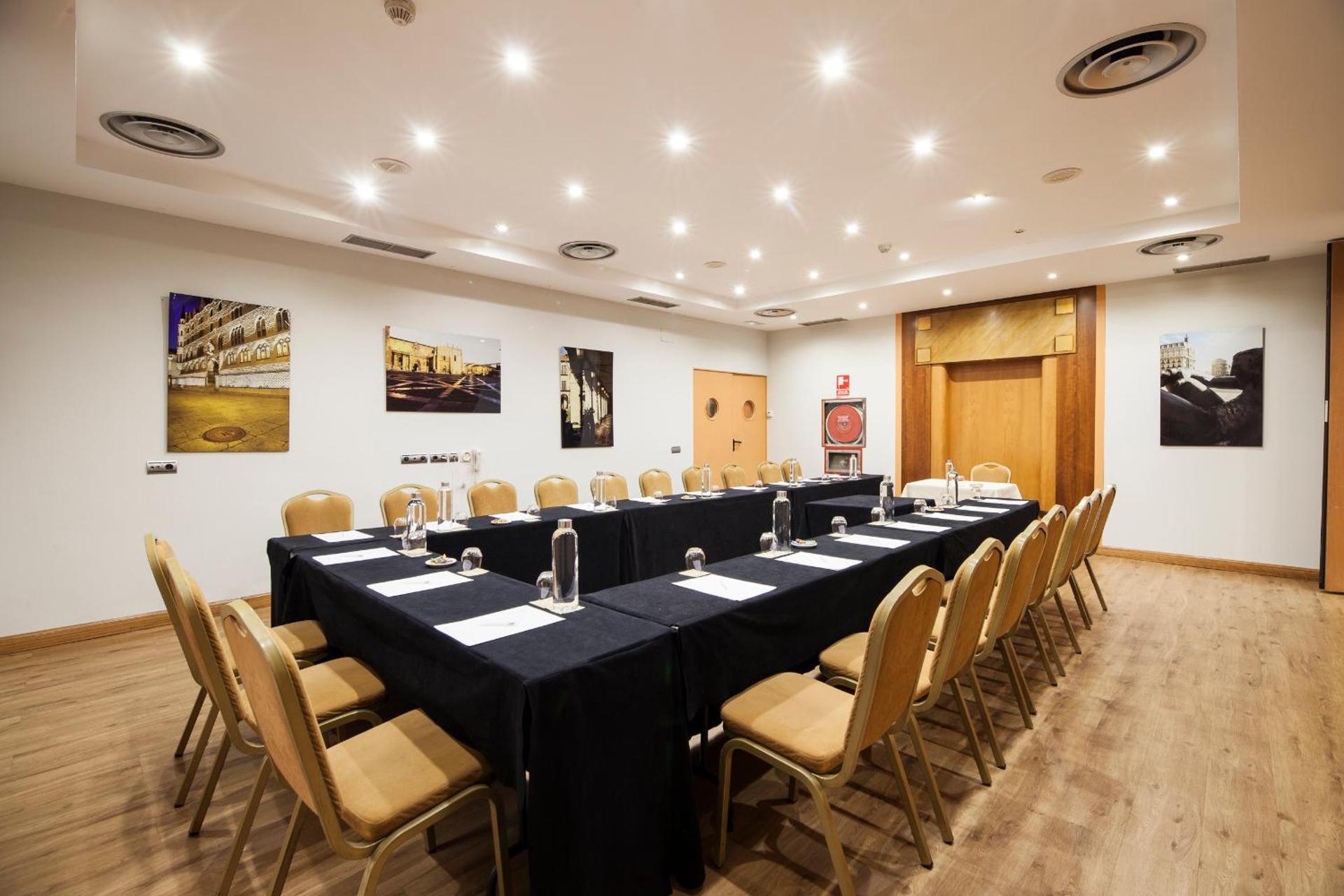 Meeting/conference room