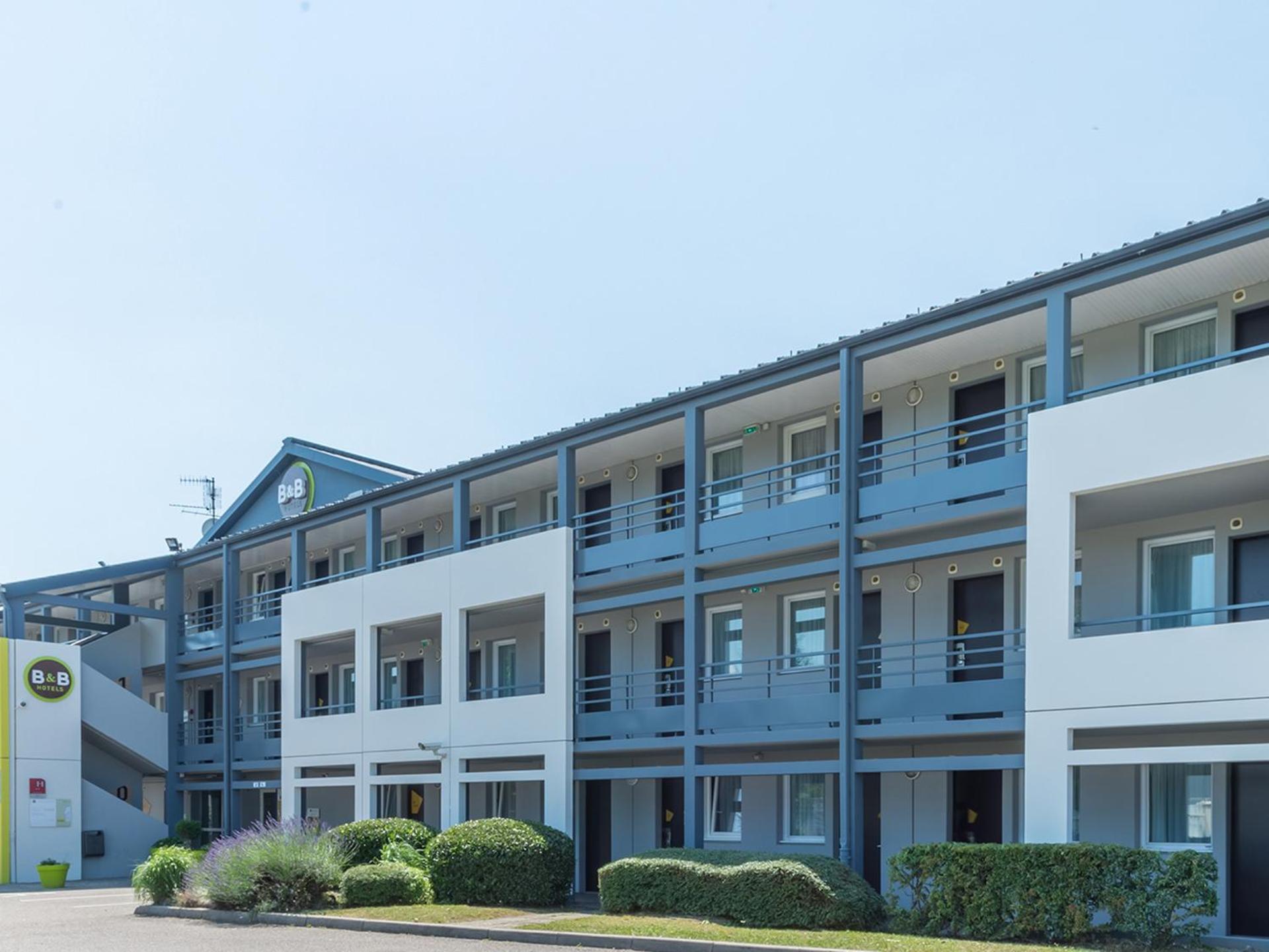 Facade/entrance
