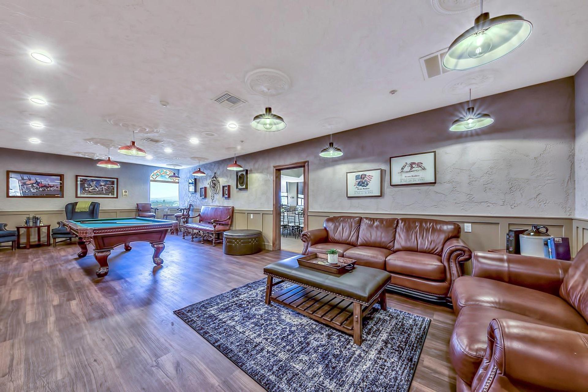 Communal lounge/ TV room