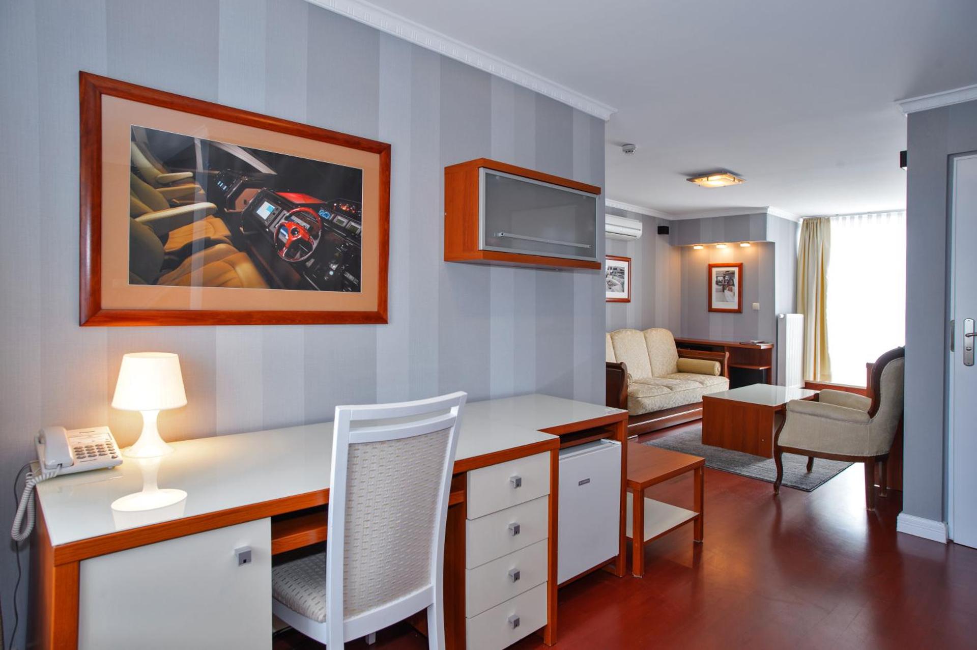 Photo of the whole room