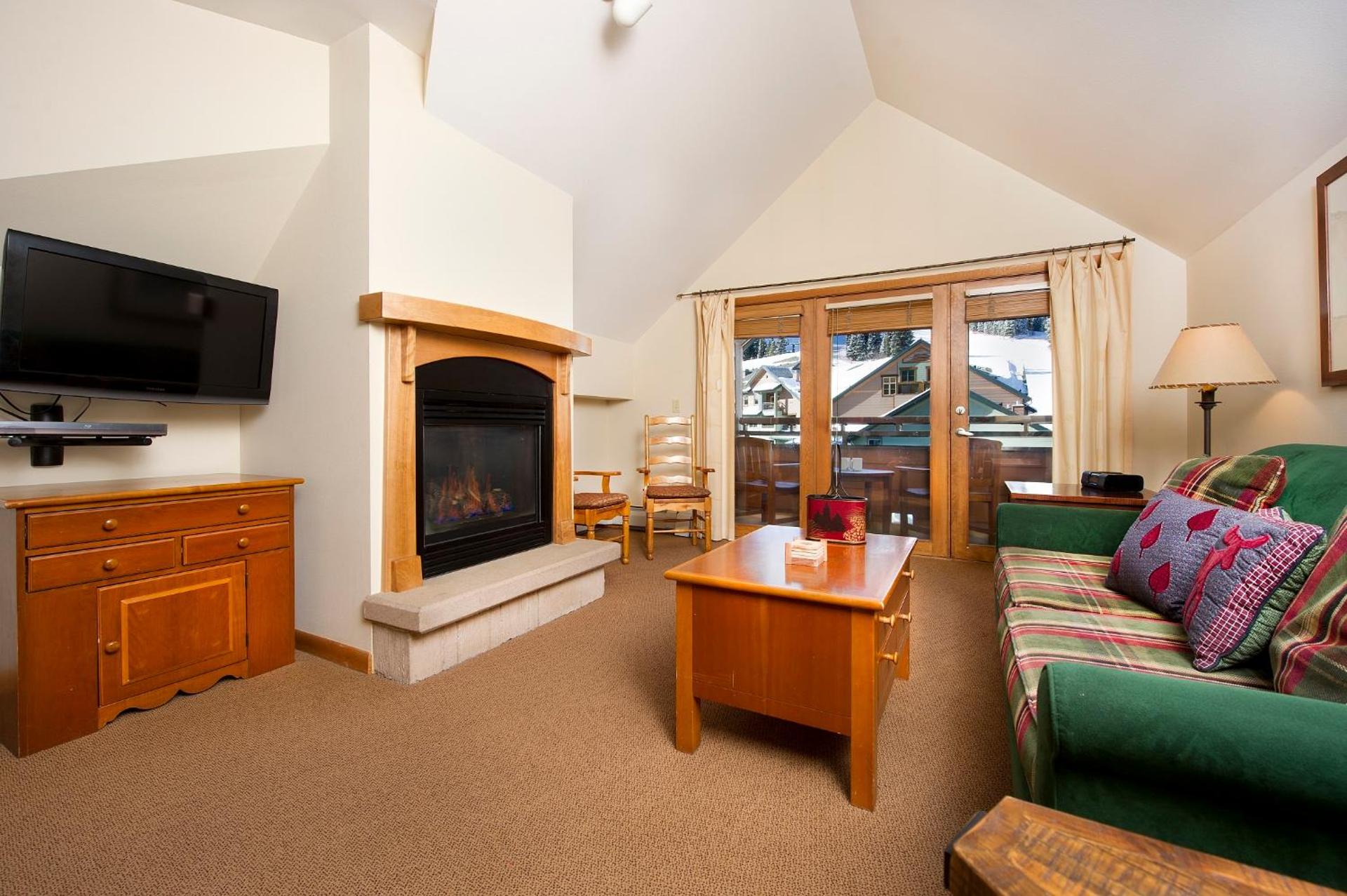 Communal lounge/ TV room