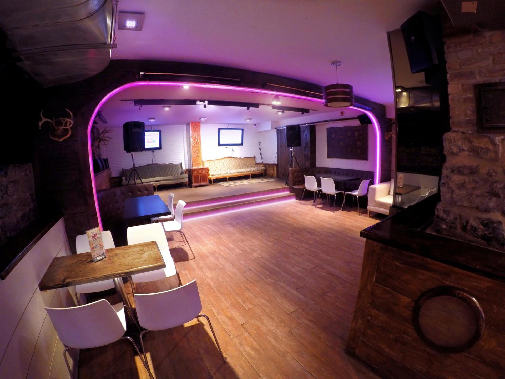 Communal lounge/ TV room