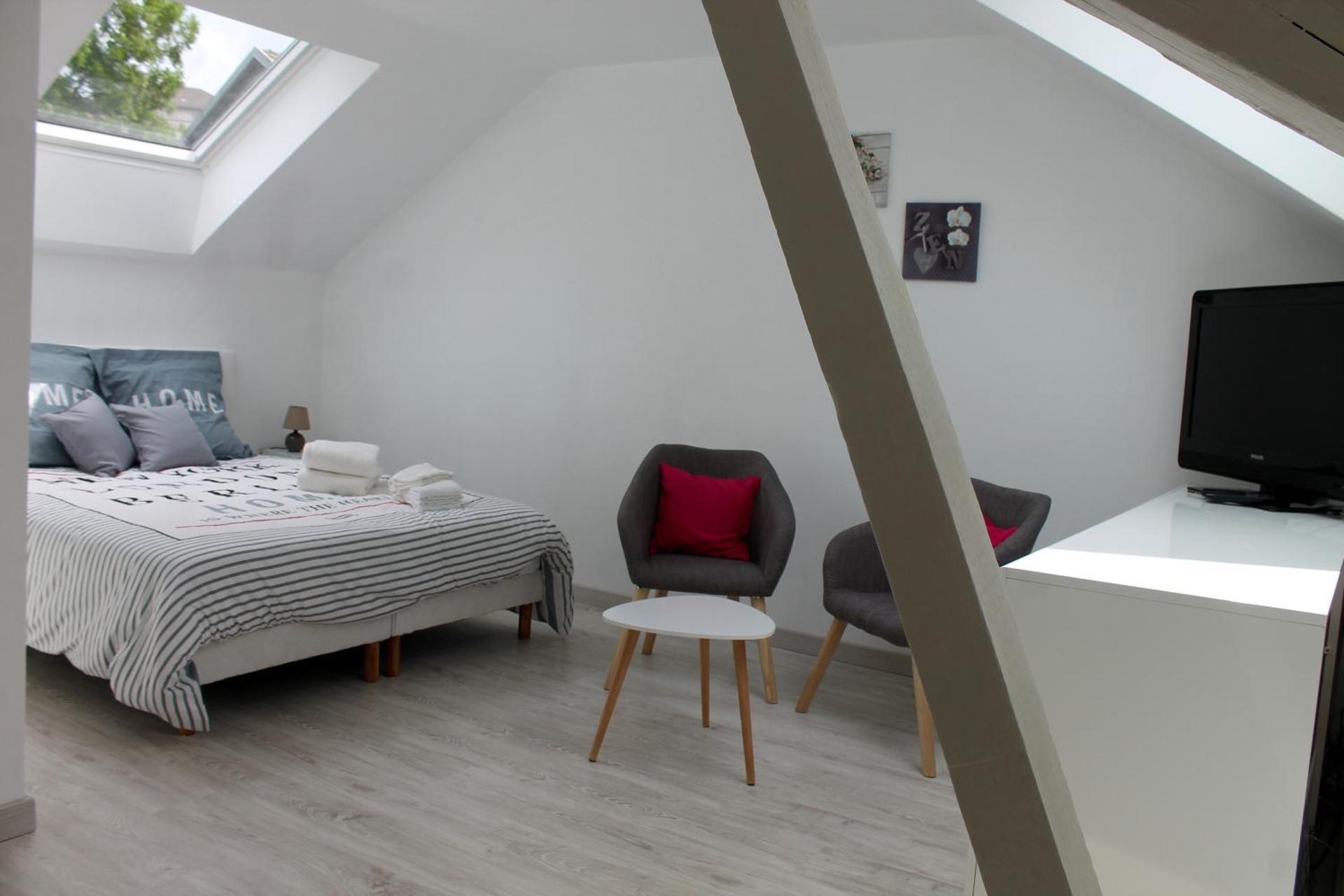 Photo of the whole room