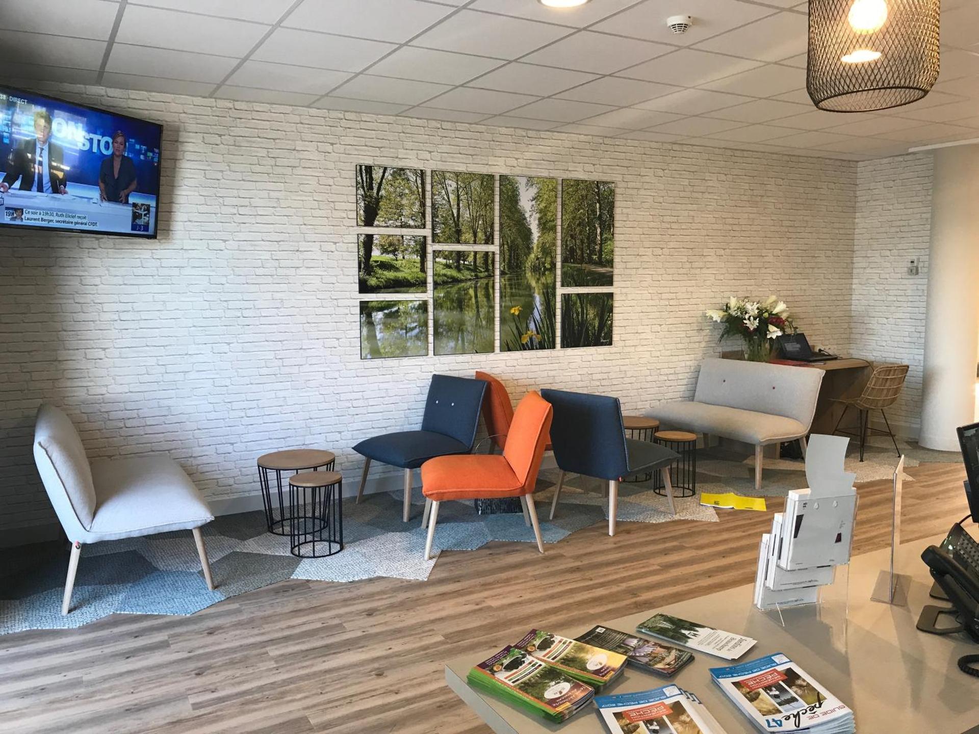 Communal lounge/ TV room