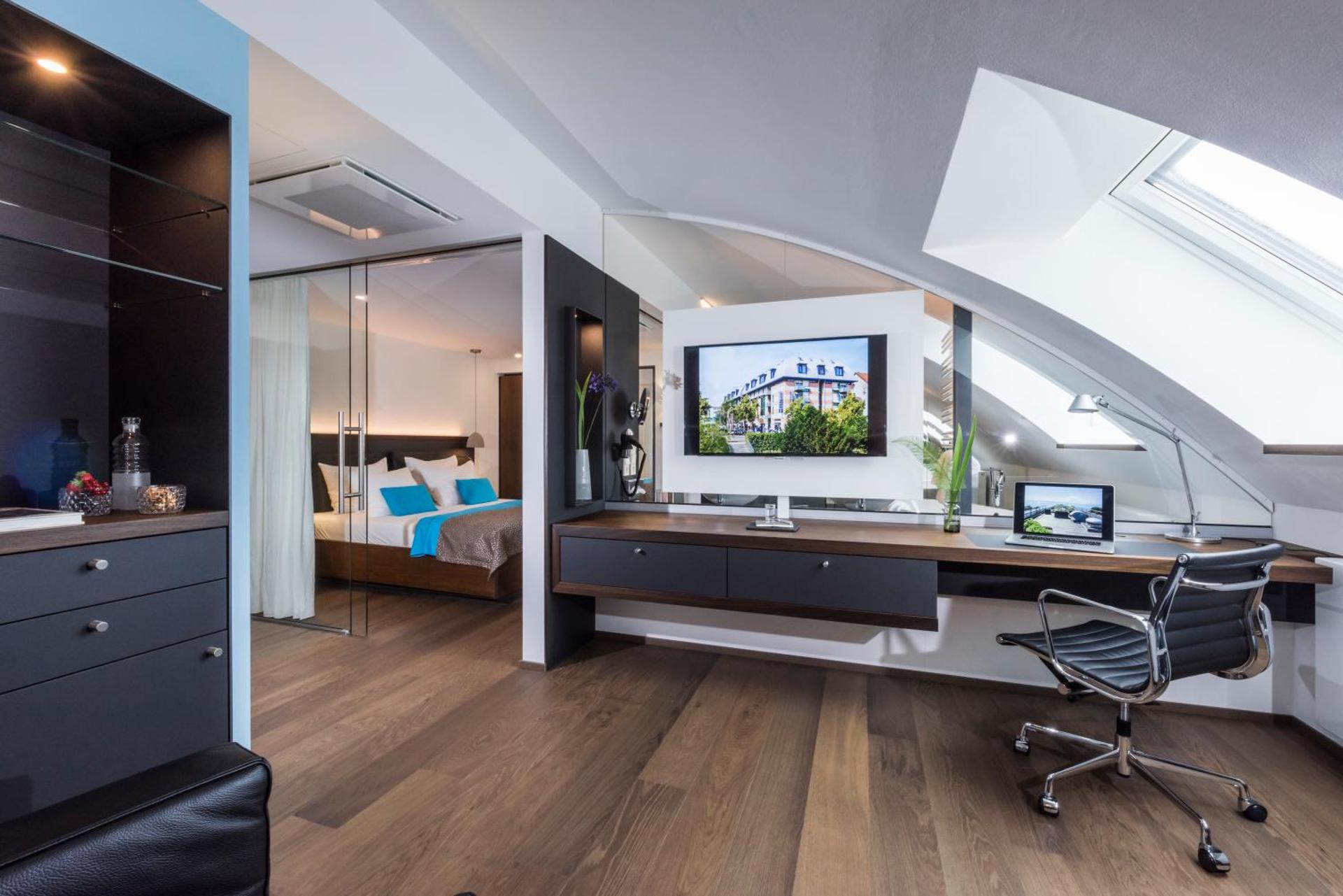 Photo of the whole room