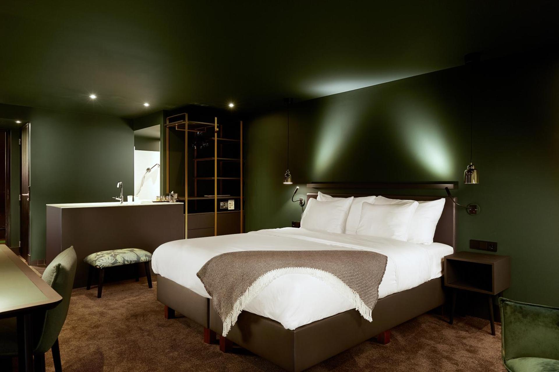 Photo of the whole room