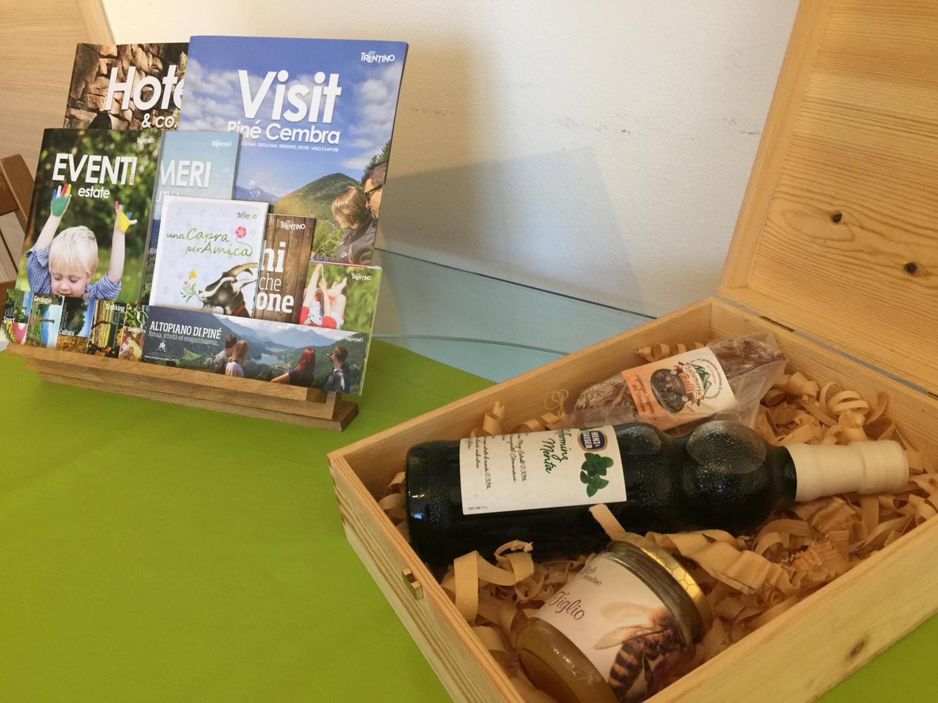 Logo/Certificate/Sign