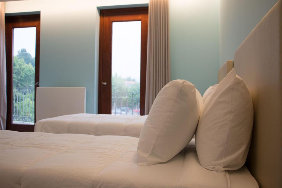 Feira Hostel & Suites